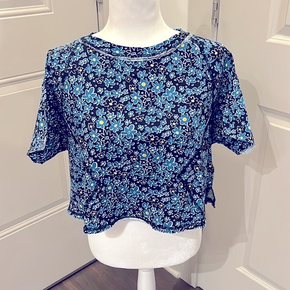 Free People “We The Free” Oversized Blue Flowered Cropped Top - Picture 4 of 14